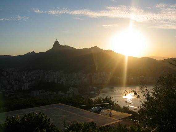 Post image for An Awe-Inspiring Montage: 17 Breathtaking Photos of the Sun’s Magnificence